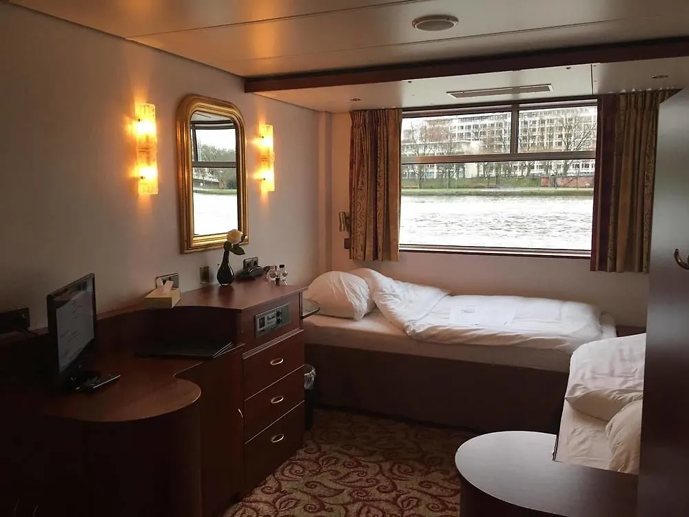 Knm Ms Switzerland I - Dusseldorf Hotel 3*,